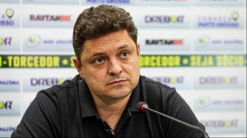 Cristiano Dresch detalha dívidas e faz críticas aos clubes: 'Como eu vou vender jogador para um clube que me deve?' 