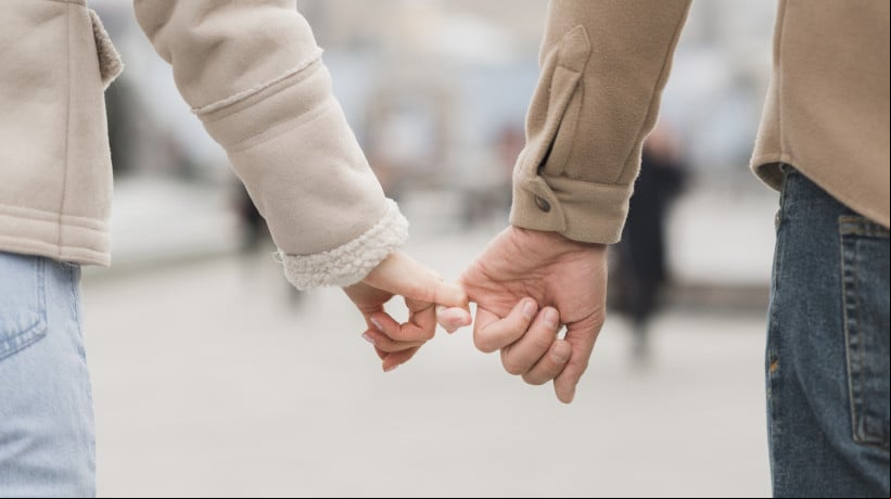 De um festival pagÃ£o com sacrifÃ­cios ao comÃ©rcio moderno, o Dia dos Namorados tem uma histÃ³ria curiosa que vai muito alÃ©m do amor romÃ¢ntico 